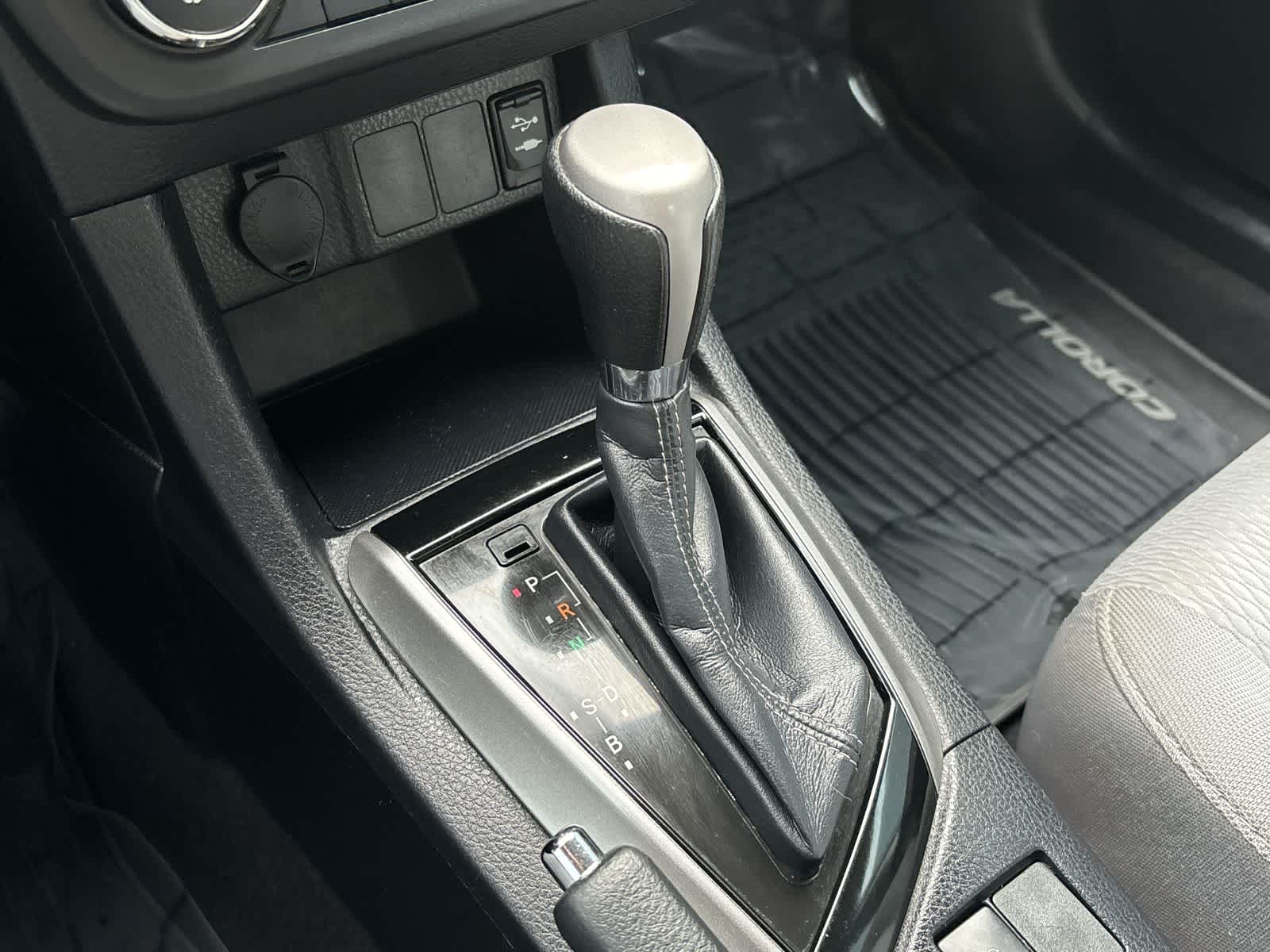 Thumbnail: 2015 Toyota Corolla - 25