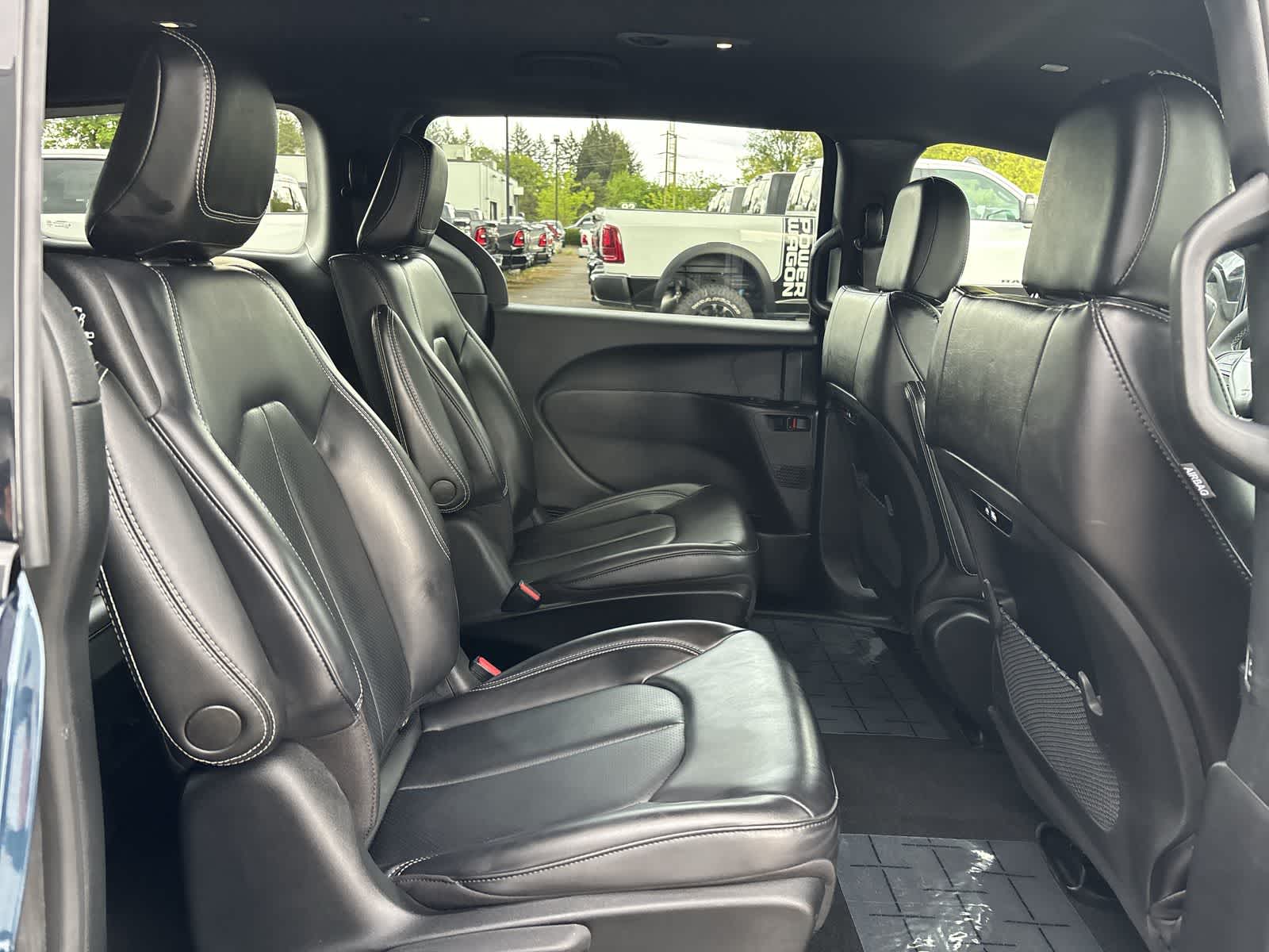 Thumbnail: 2023 Chrysler Pacifica - 6