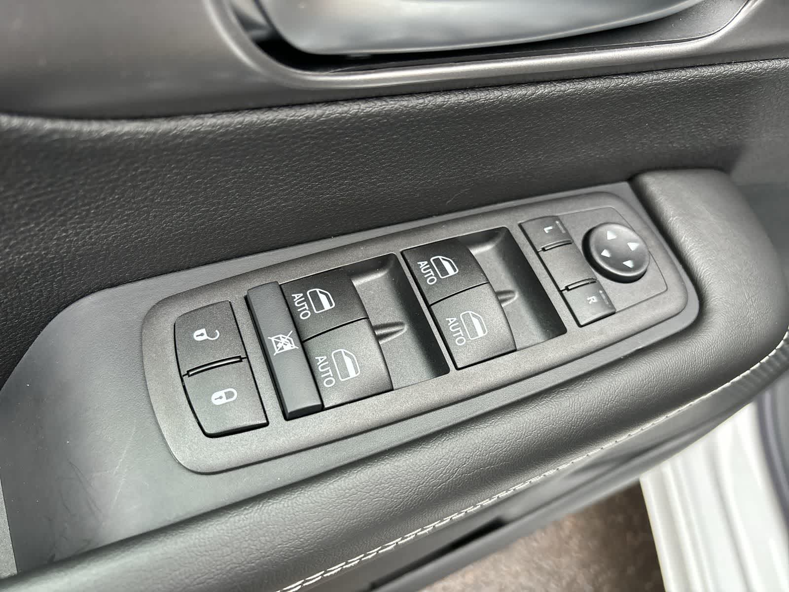 Thumbnail: 2026 Chrysler Pacifica - 11