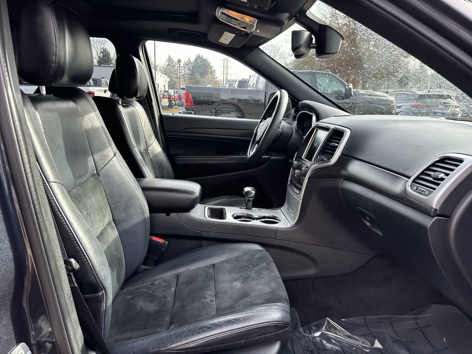 Thumbnail: 2015 Jeep Grand Cherokee - 4