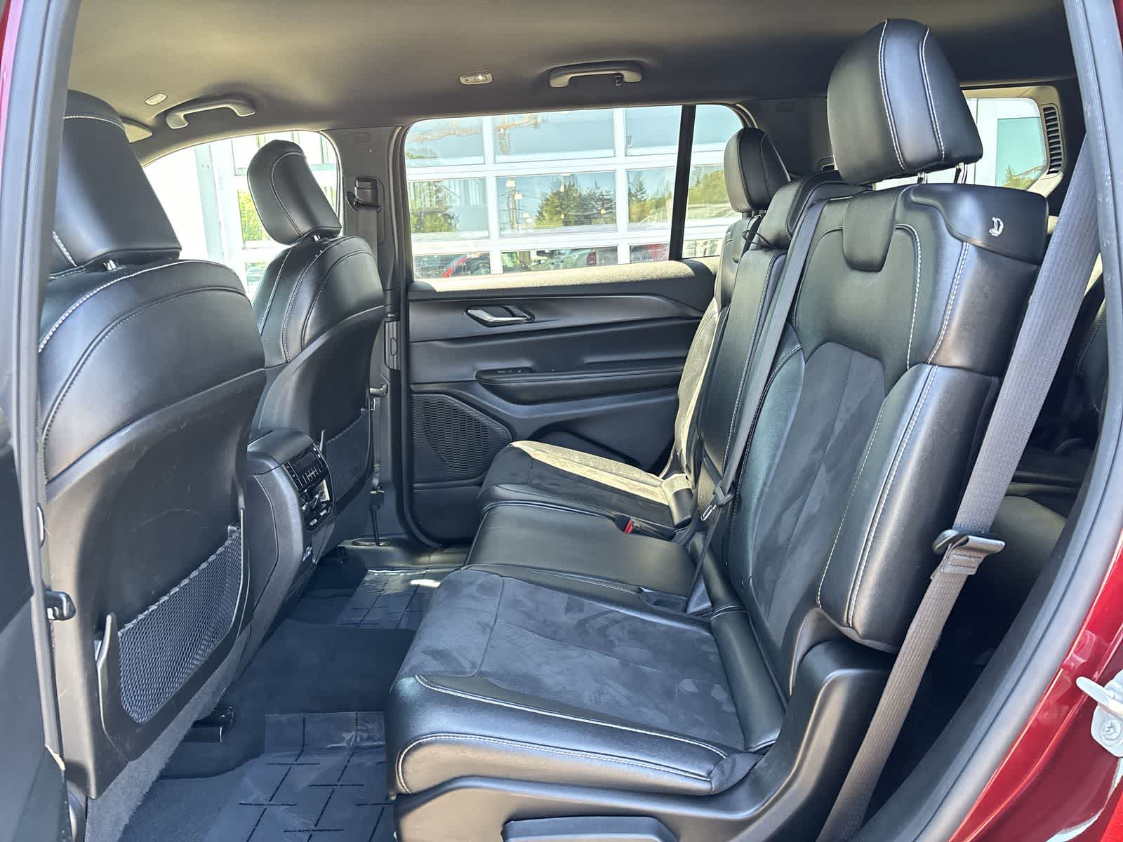 2024 Jeep Grand Cherokee L Laredo 6