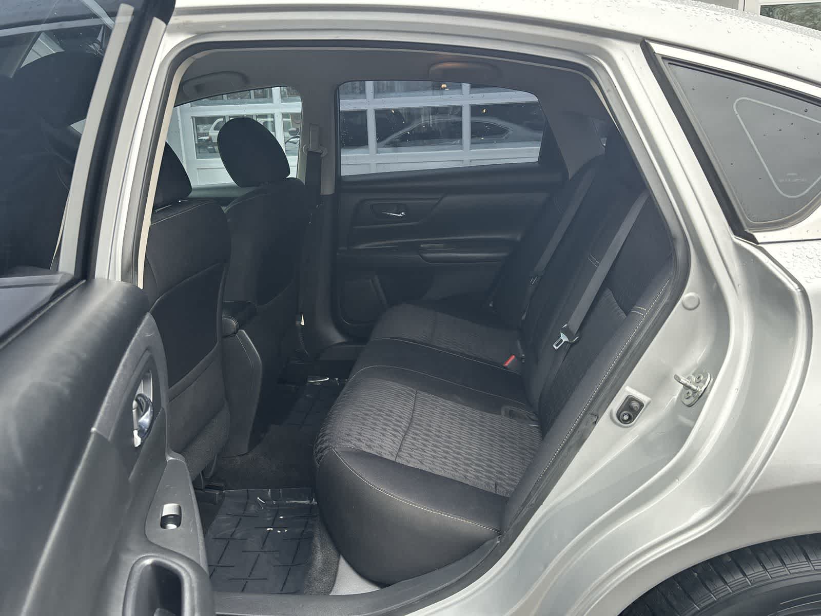 Thumbnail: 2016 Nissan Altima - 11