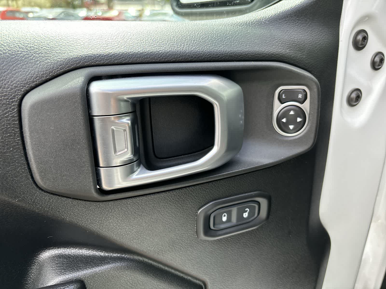 Thumbnail: 2020 Jeep Gladiator - 10