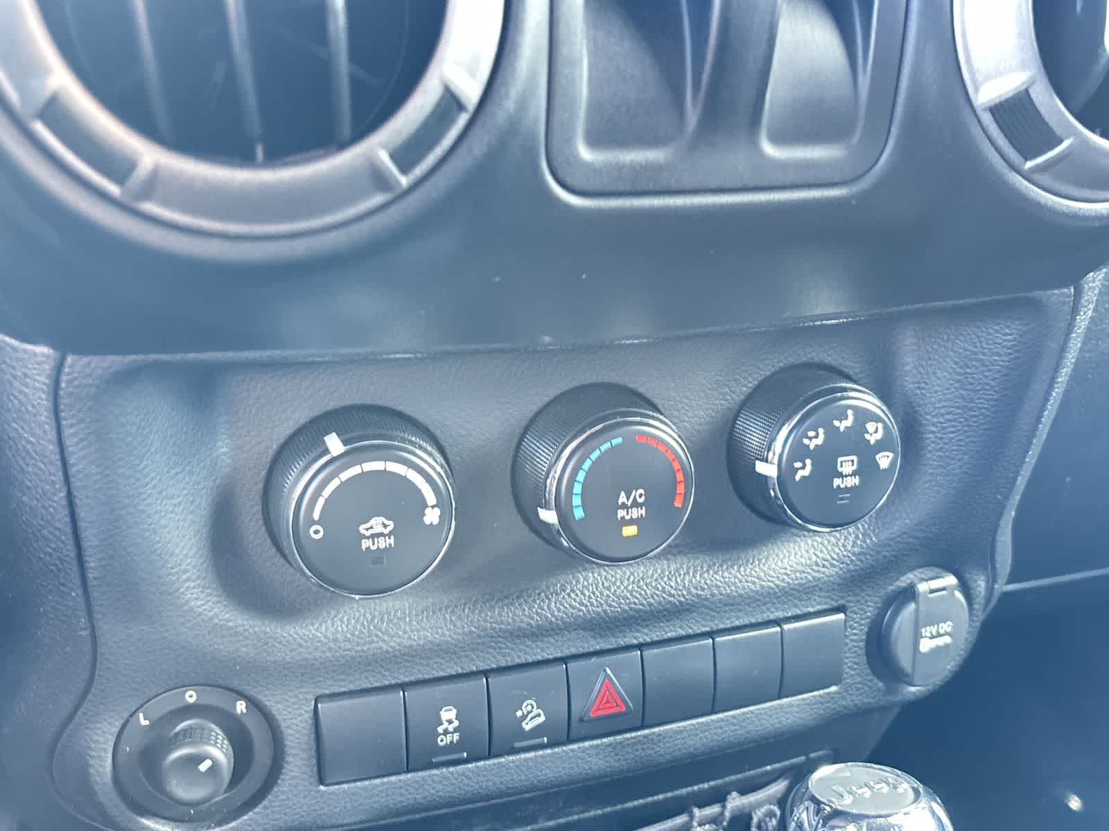 2013 Jeep Wrangler Sport 18