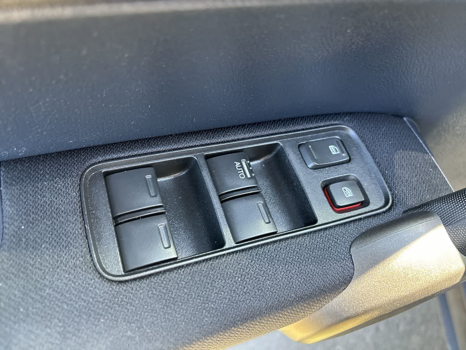 Thumbnail: 2011 Honda CR-V - 12