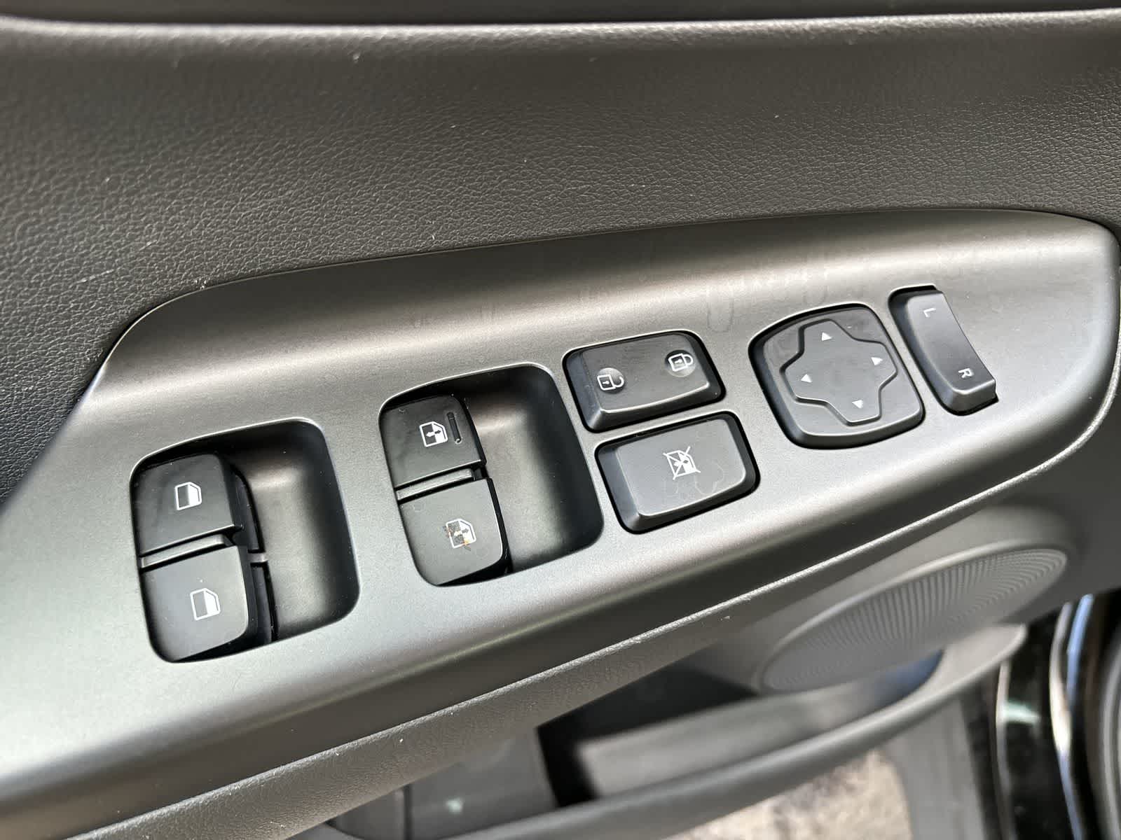 Thumbnail: 2021 Hyundai Kona - 8