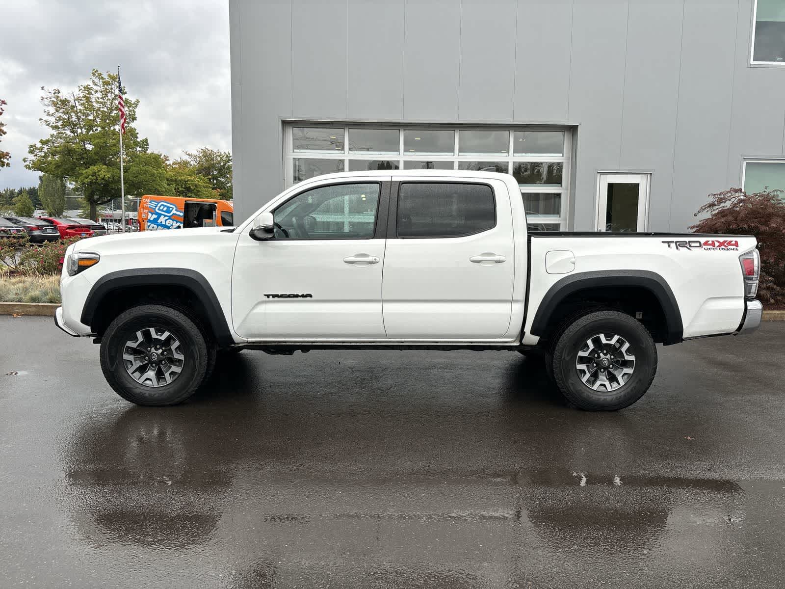 2020 Toyota Tacoma TRD V6 photo 2