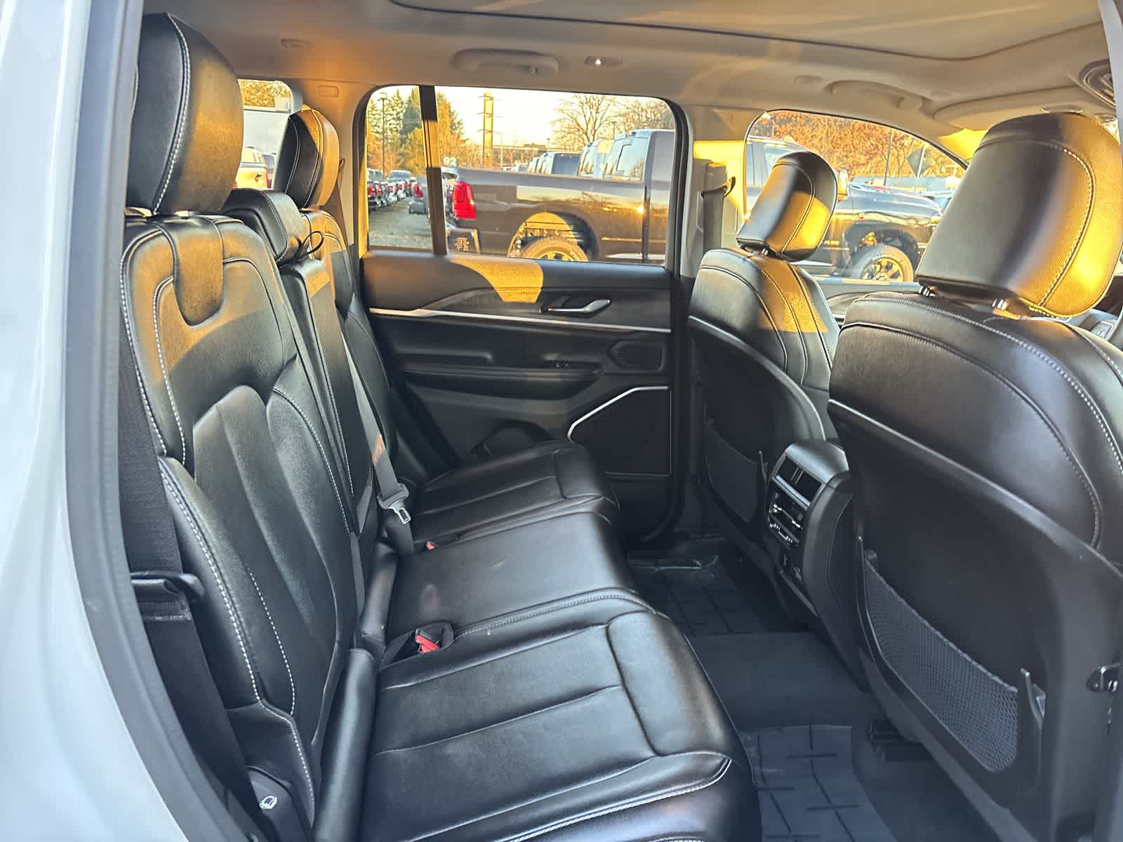 Thumbnail: 2024 Jeep Grand Cherokee - 7