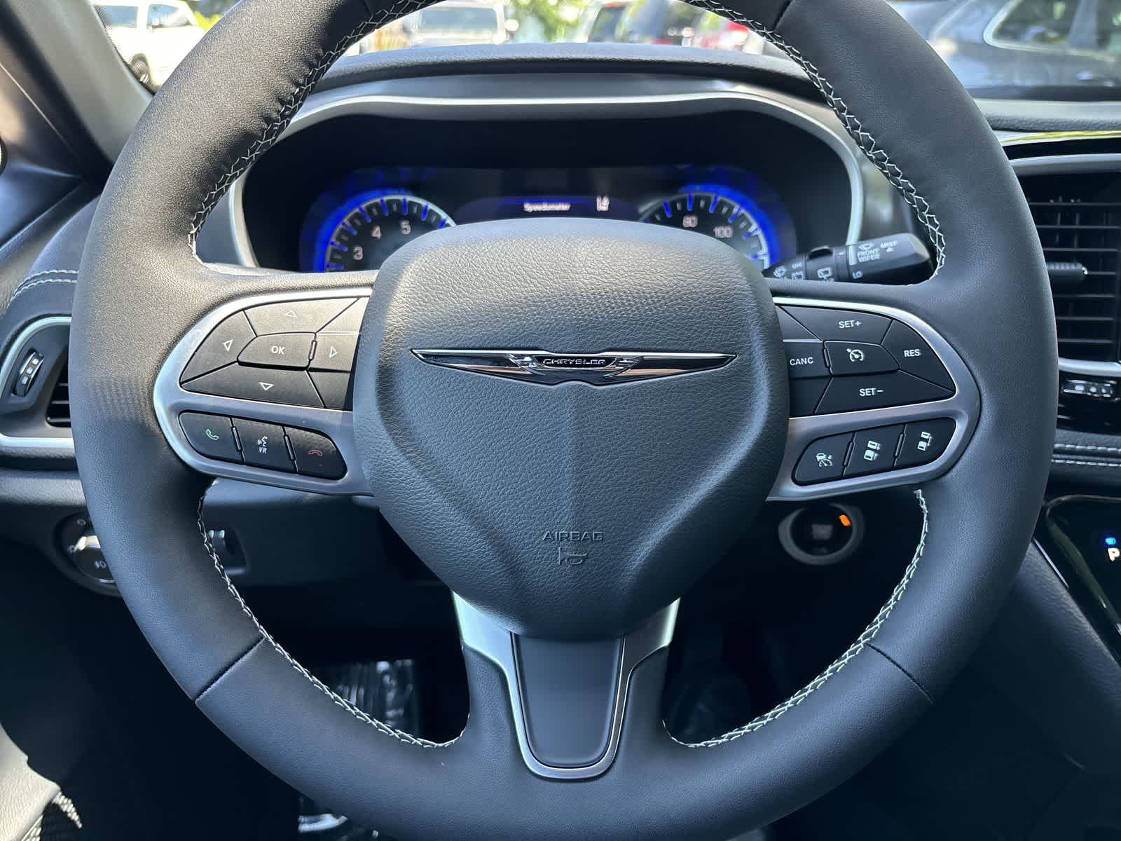 Thumbnail: 2025 Chrysler Pacifica - 10