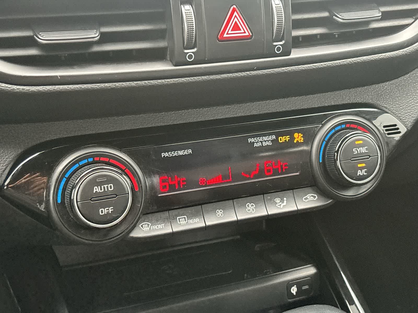 Thumbnail: 2024 Kia Forte - 24