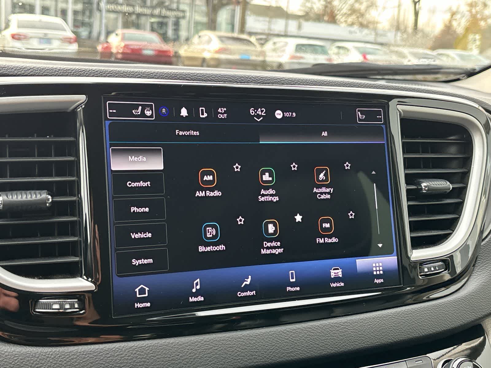 Thumbnail: 2024 Chrysler Pacifica - 20