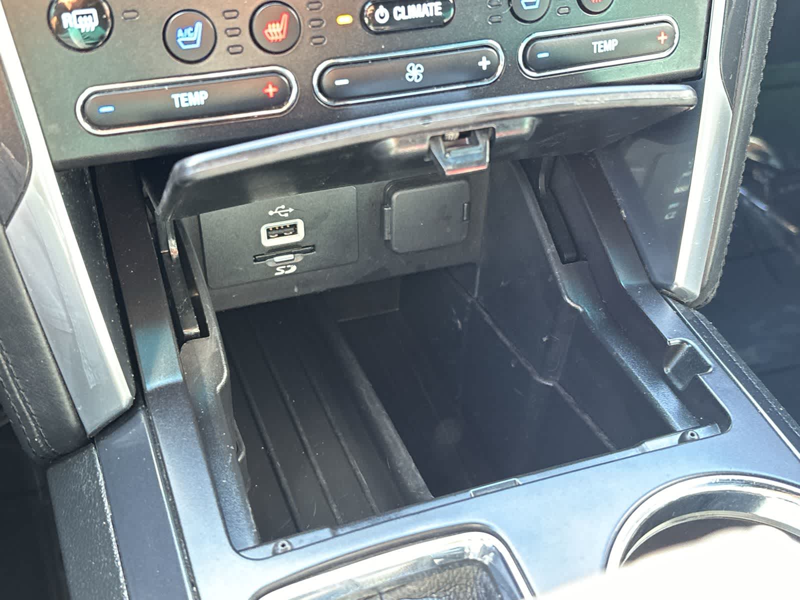 Thumbnail: 2016 Ford Explorer - 28