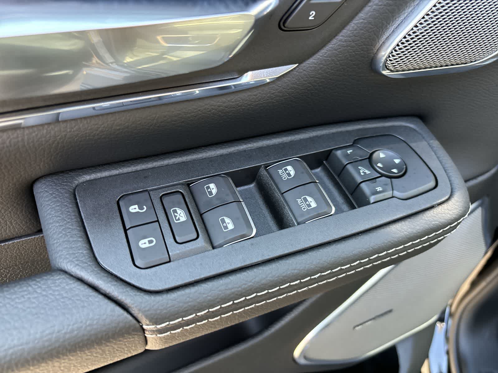 Thumbnail: 2026 RAM 1500 - 9