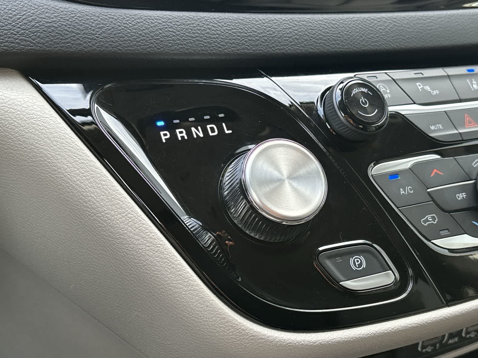 Thumbnail: 2024 Chrysler Pacifica - 23