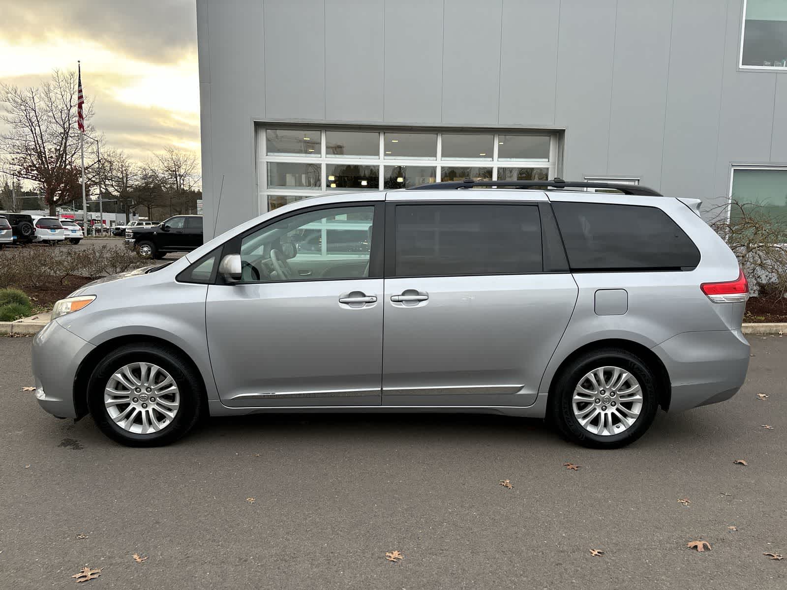 Thumbnail: 2013 Toyota Sienna - 2