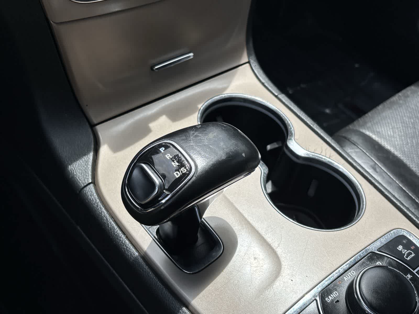 Thumbnail: 2015 Jeep Grand Cherokee - 25