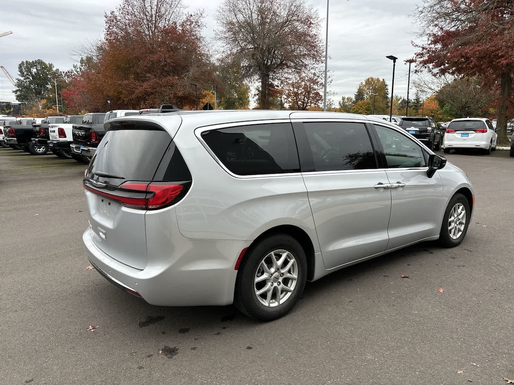 Used 2024 Chrysler Pacifica Touring L Van Passenger Van