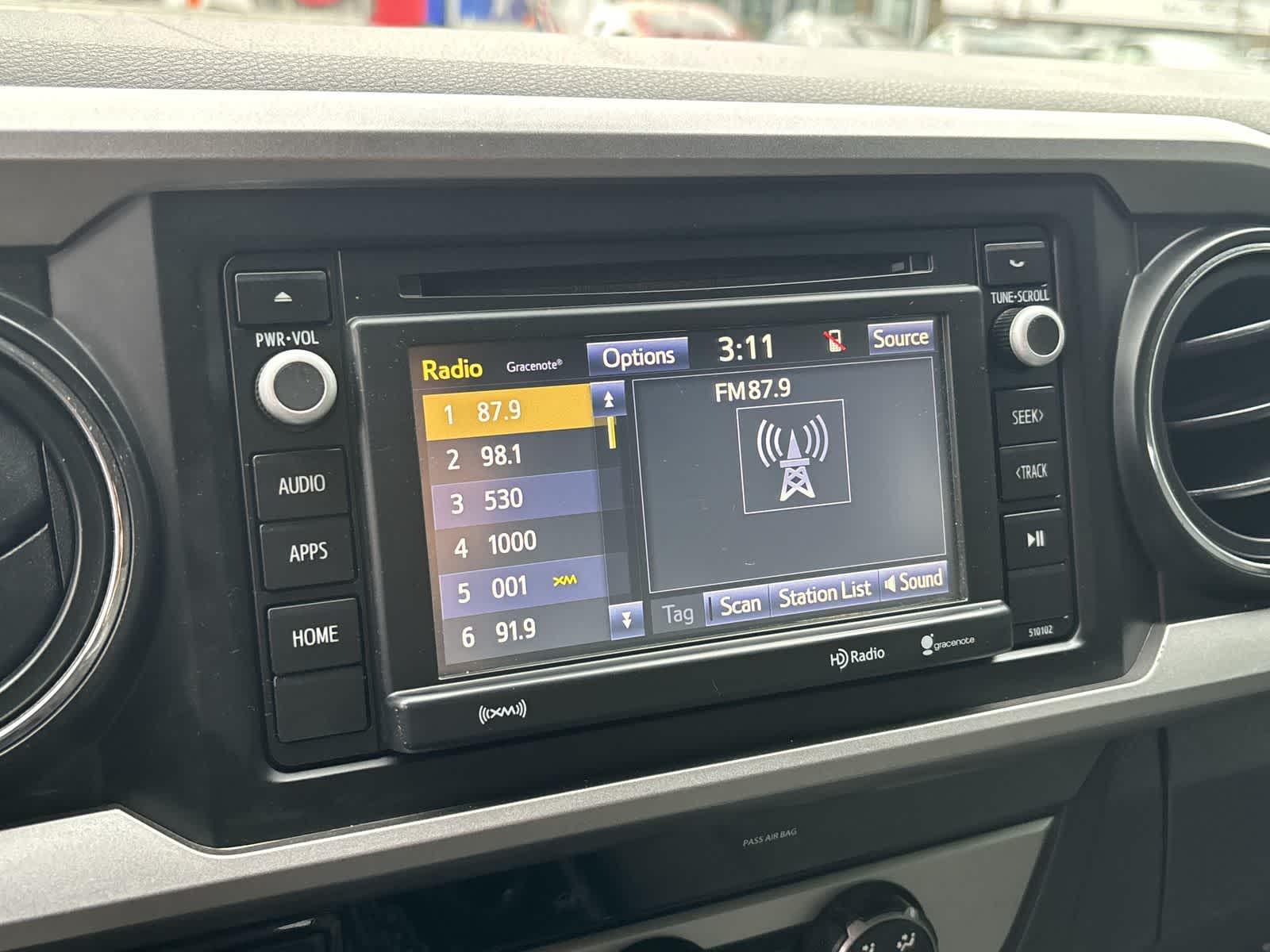 Thumbnail: 2018 Toyota Tacoma - 17