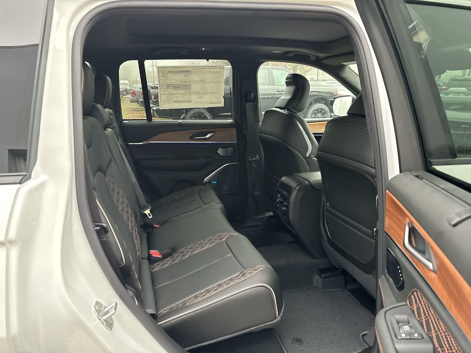 Thumbnail: 2025 Jeep Grand Cherokee - 10