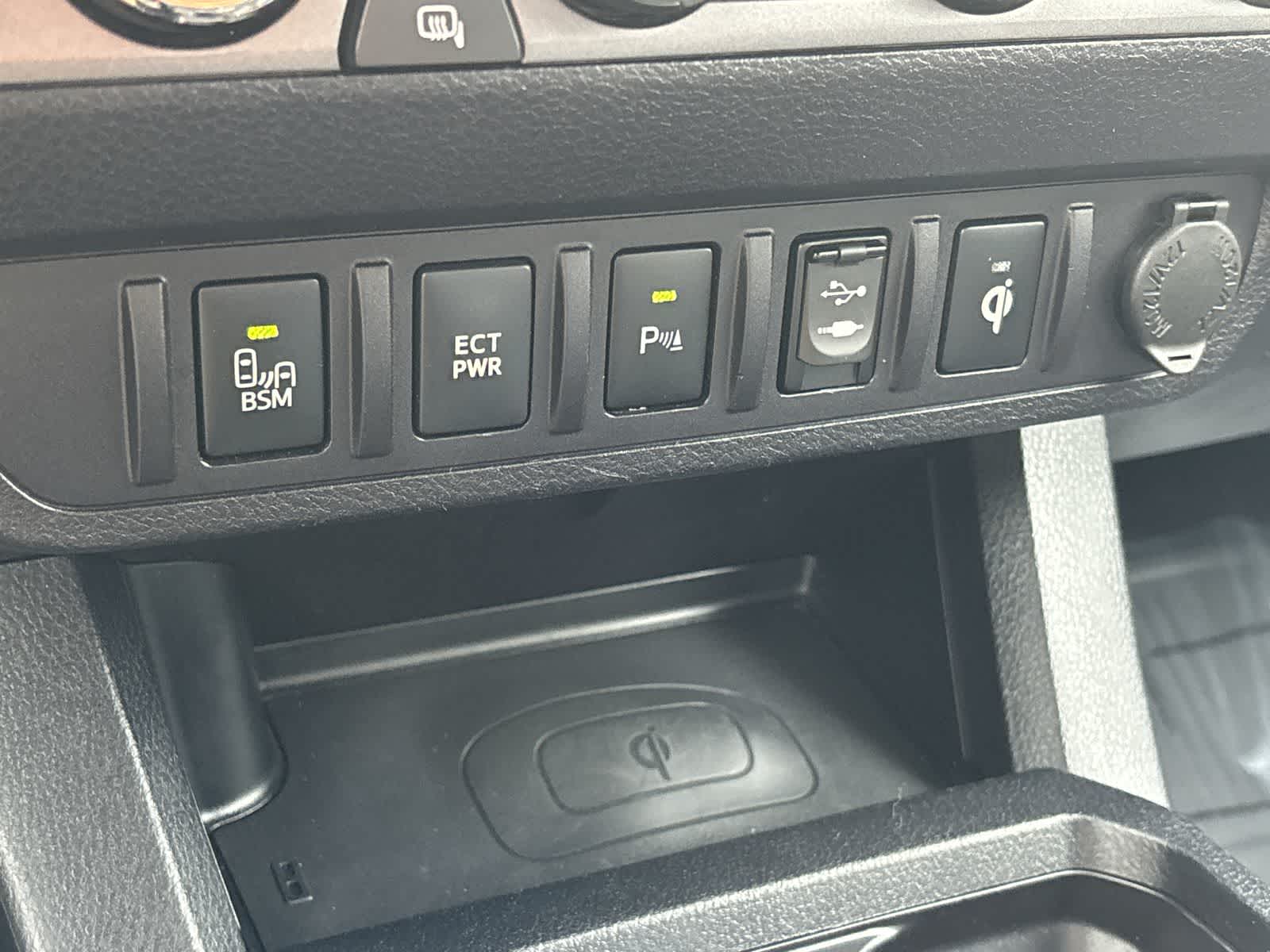 Thumbnail: 2017 Toyota Tacoma - 23