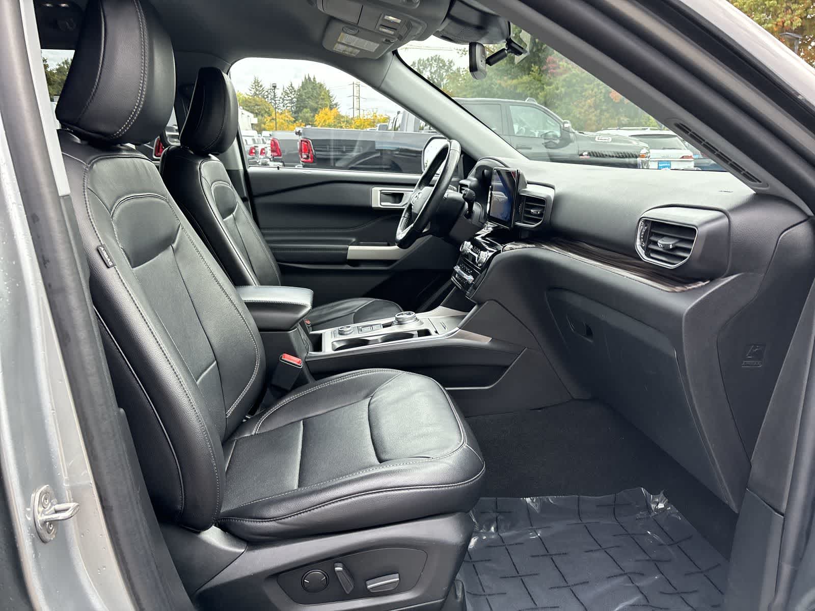 Thumbnail: 2023 Ford Explorer - 6