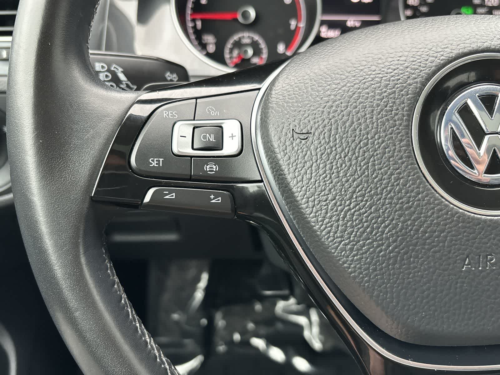 Thumbnail: 2019 Volkswagen Golf - 14