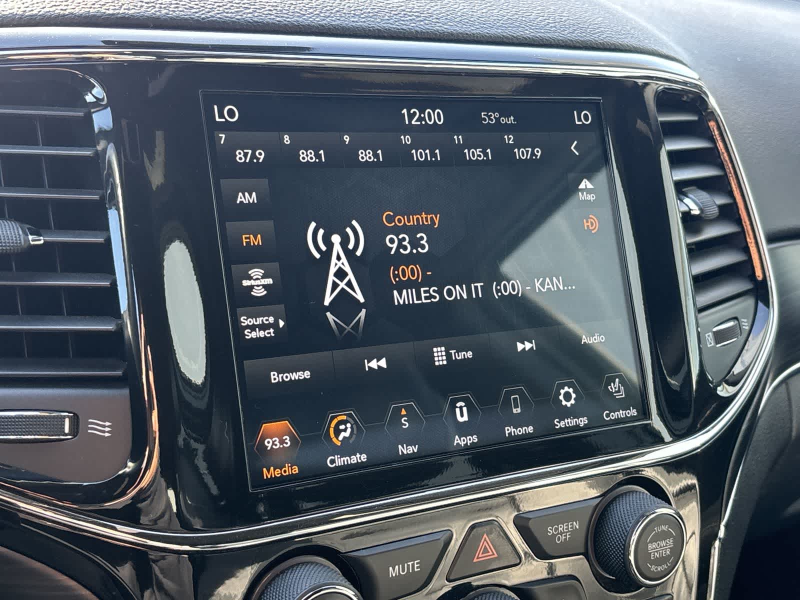 Thumbnail: 2021 Jeep Grand Cherokee - 15