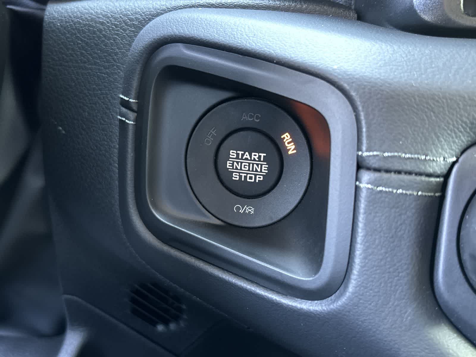 Thumbnail: 2025 Jeep Gladiator - 27