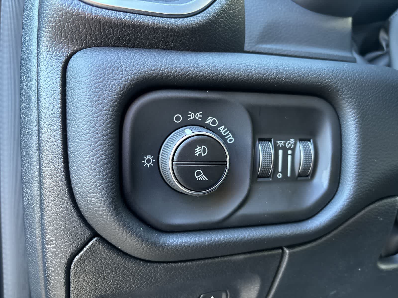 Thumbnail: 2026 RAM 1500 - 12