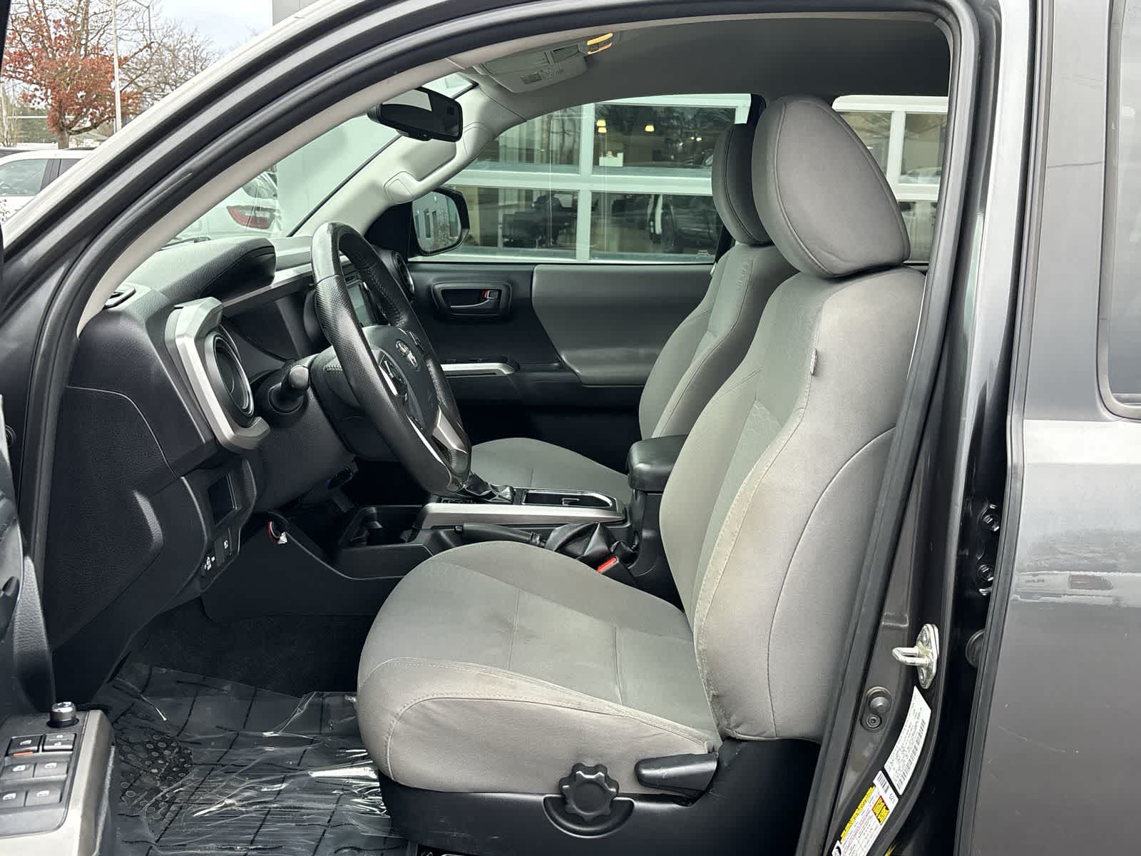 Thumbnail: 2018 Toyota Tacoma - 12