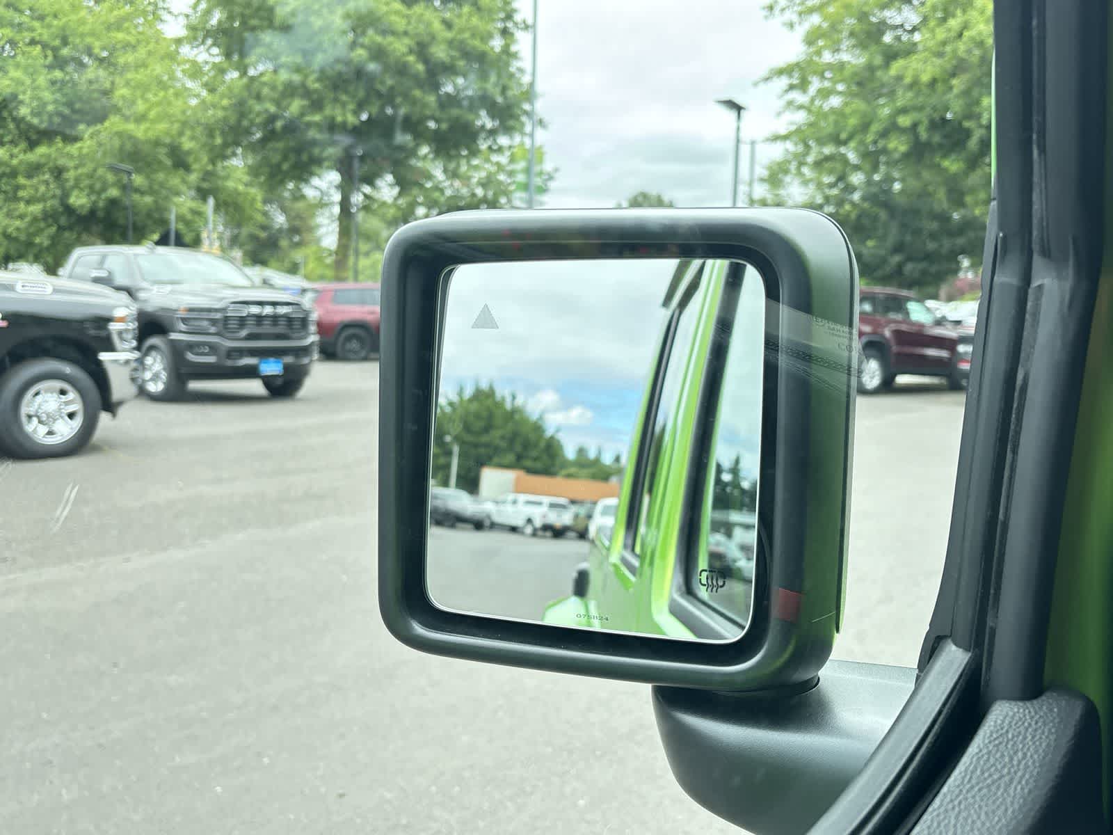 Thumbnail: 2025 Jeep Gladiator - 27