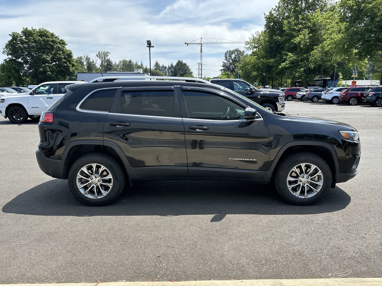 Thumbnail: 2019 Jeep Cherokee - 5