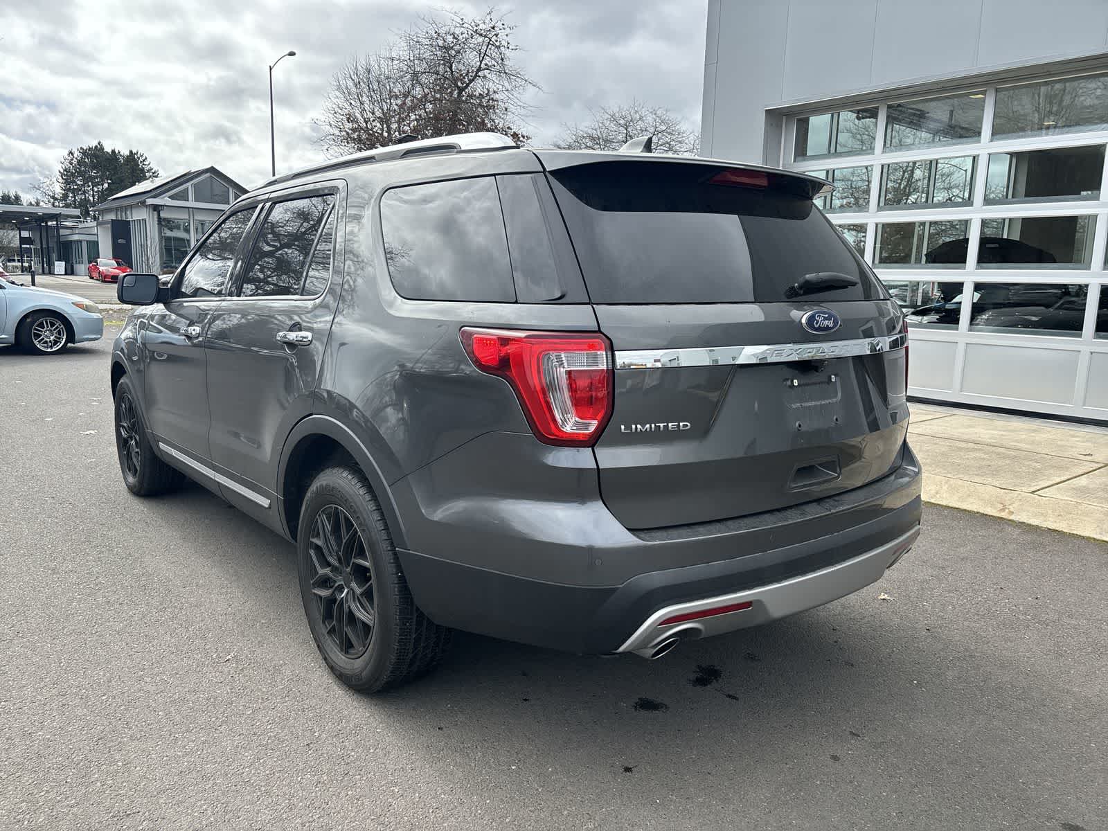 Thumbnail: 2017 Ford Explorer - 3