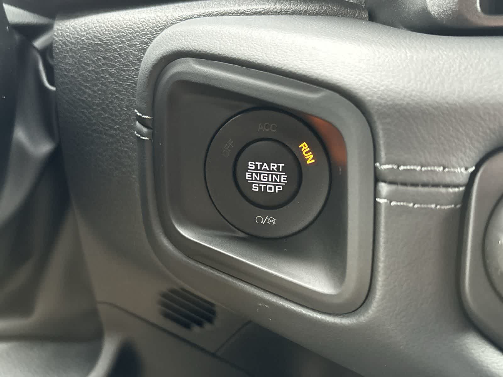 Thumbnail: 2026 Jeep Gladiator - 25