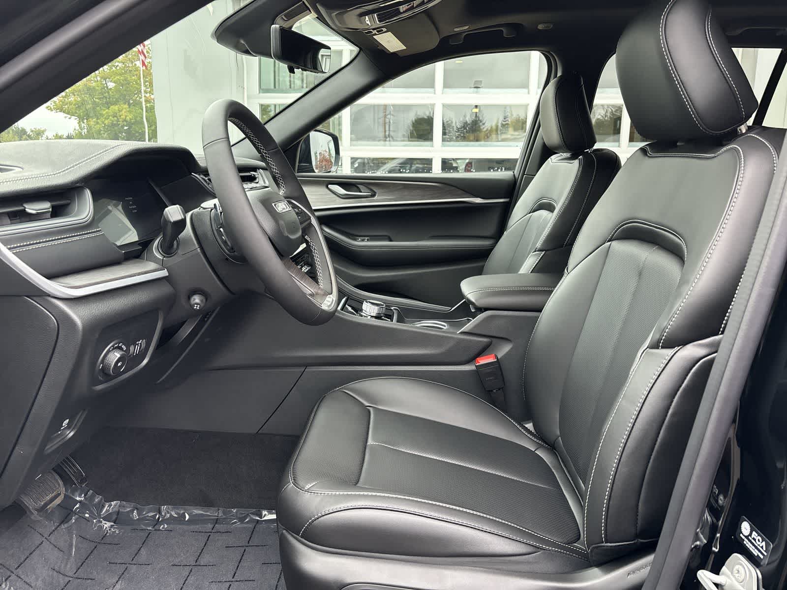 Thumbnail: 2025 Jeep Grand Cherokee - 7