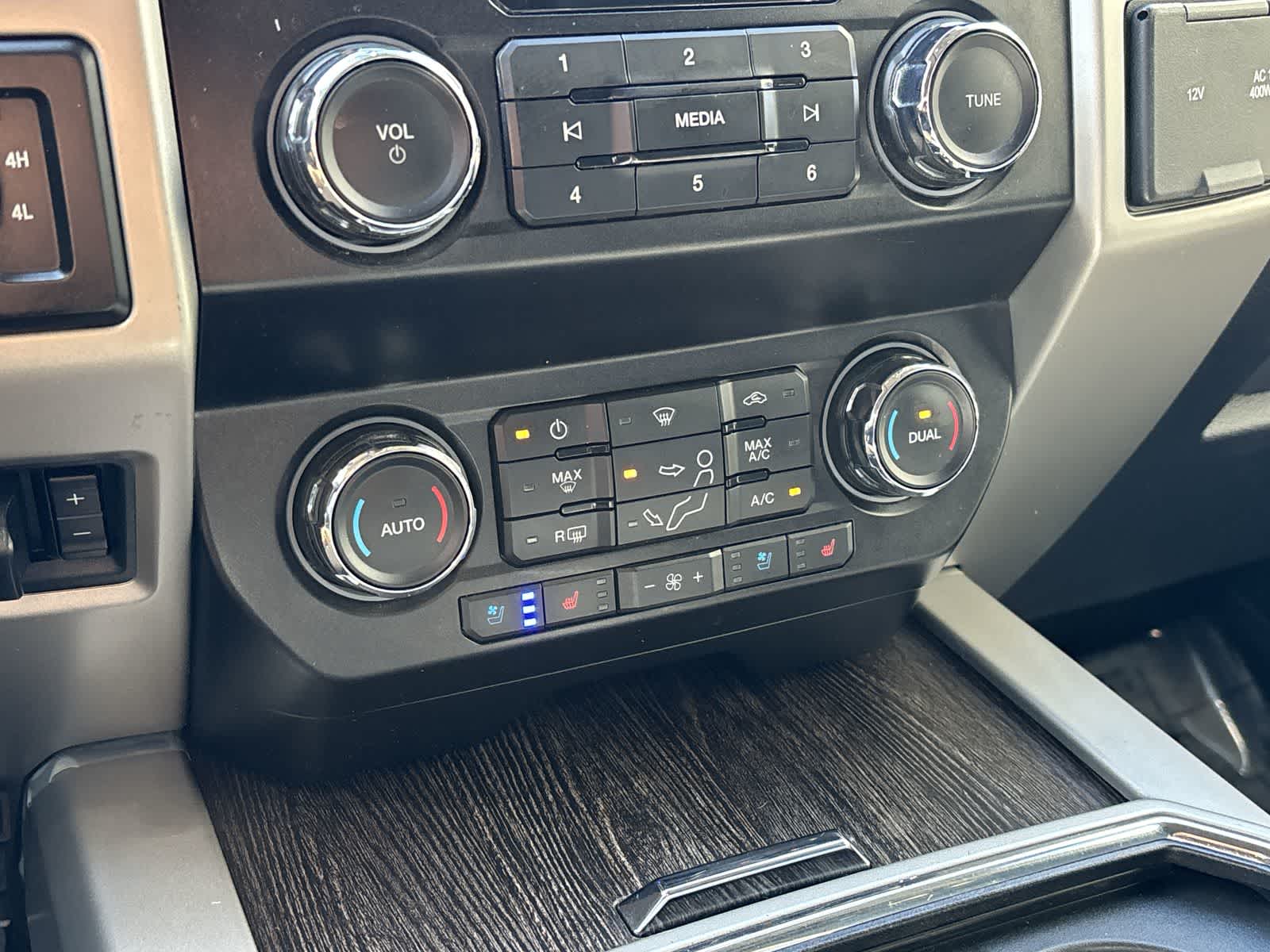 Thumbnail: 2020 Ford F-350 - 29