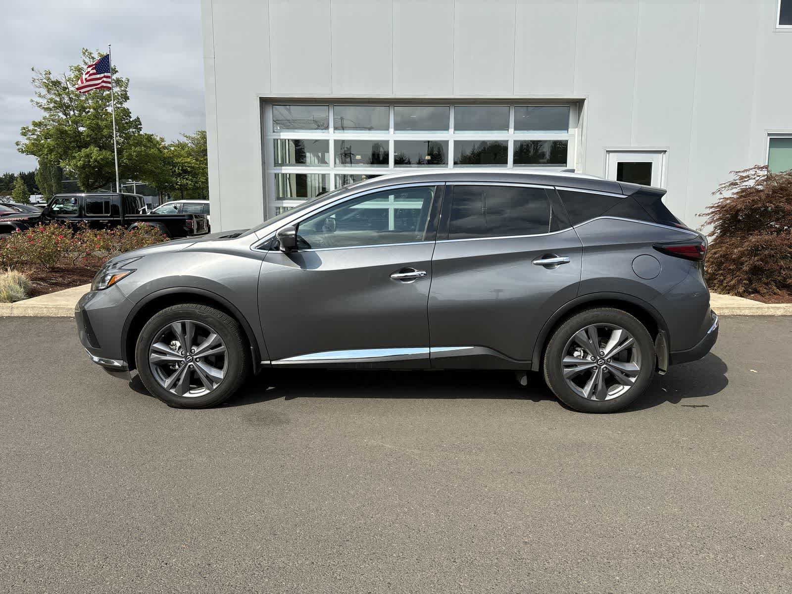 2024 Nissan Murano Platinum photo 2