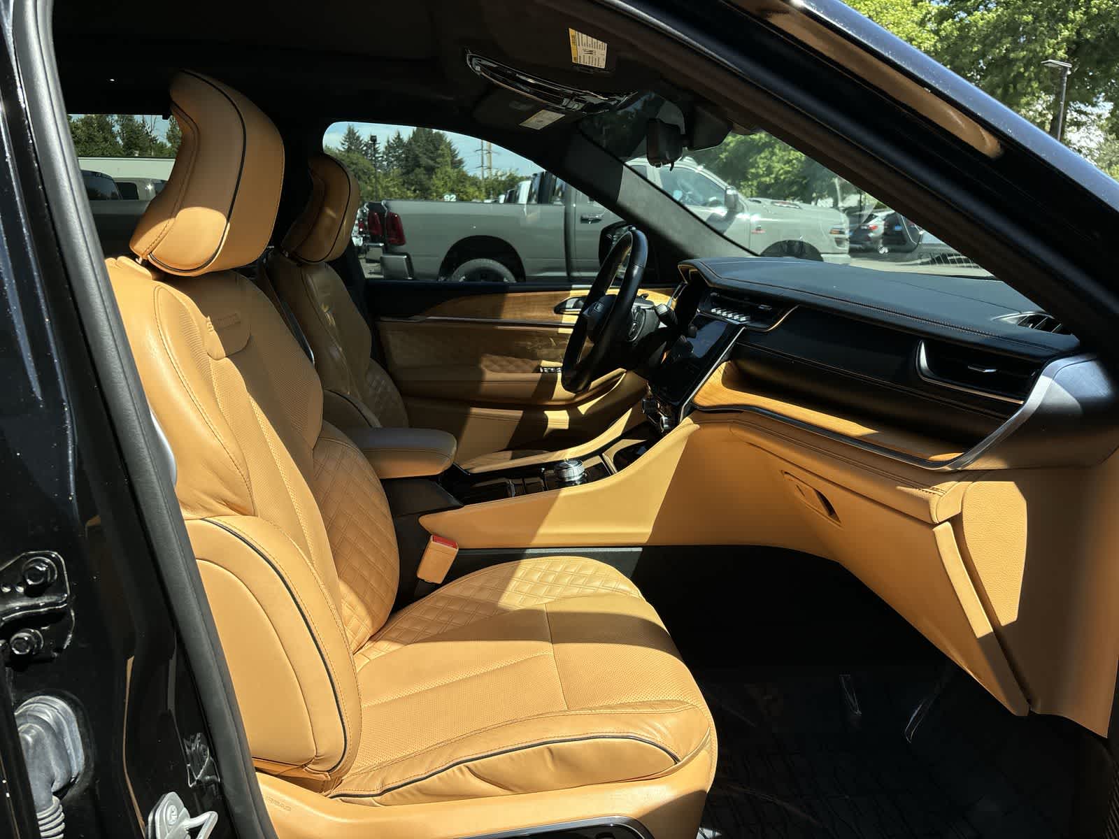 2021 Jeep Grand Cherokee L Summit Reserve photo 4