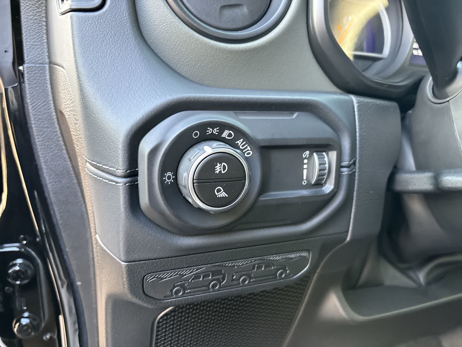 Thumbnail: 2026 Jeep Gladiator - 11