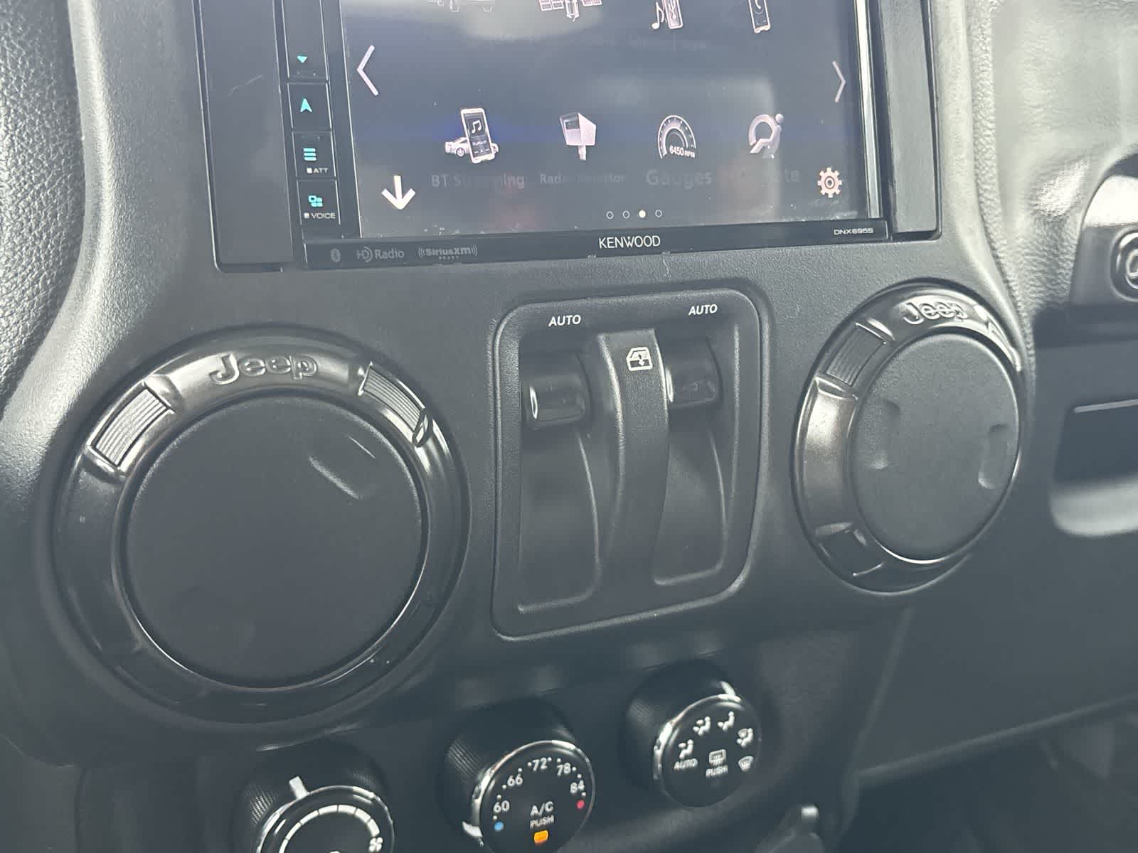 Thumbnail: 2018 Jeep Wrangler - 22