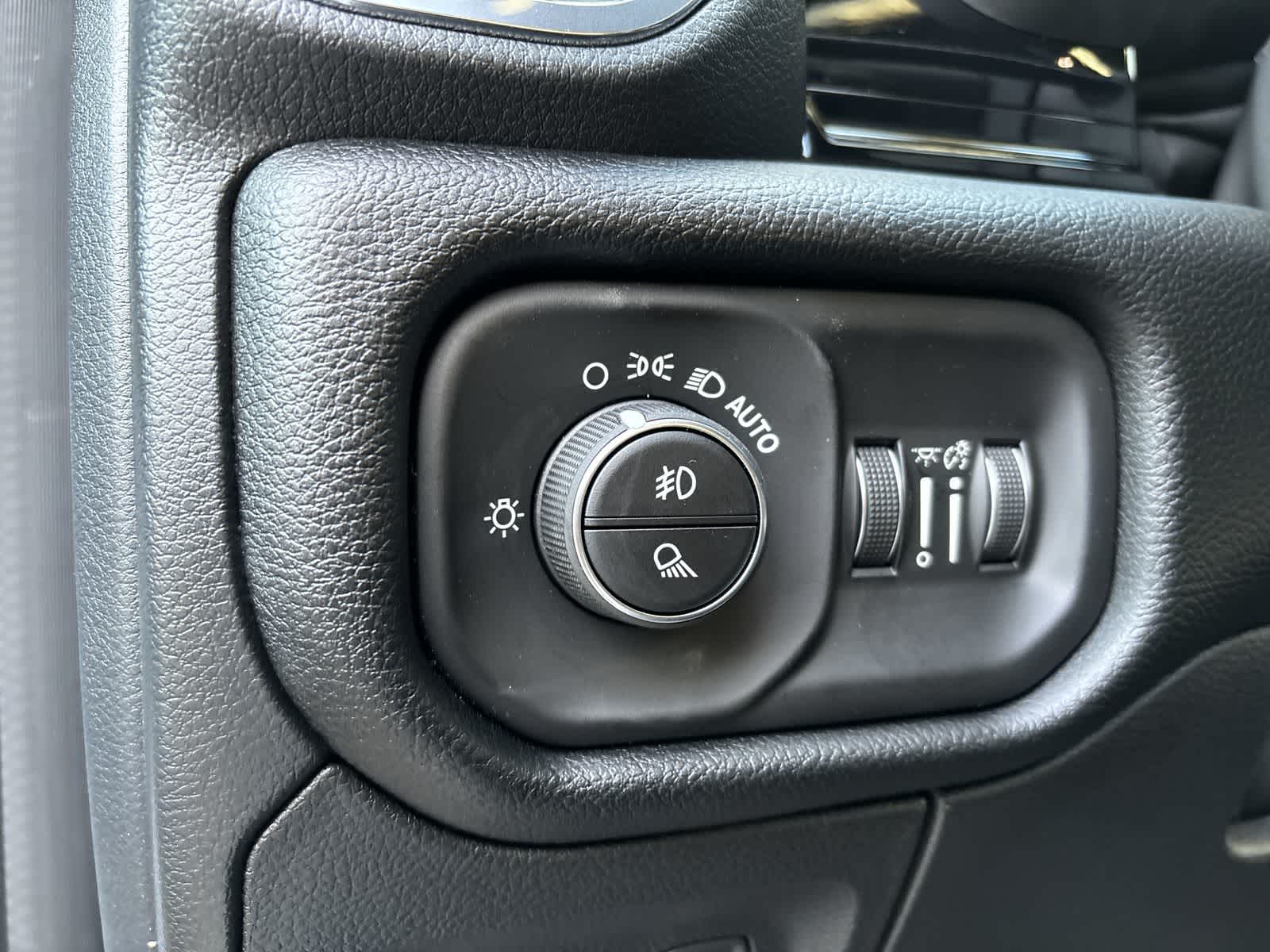 Thumbnail: 2026 RAM 1500 - 13