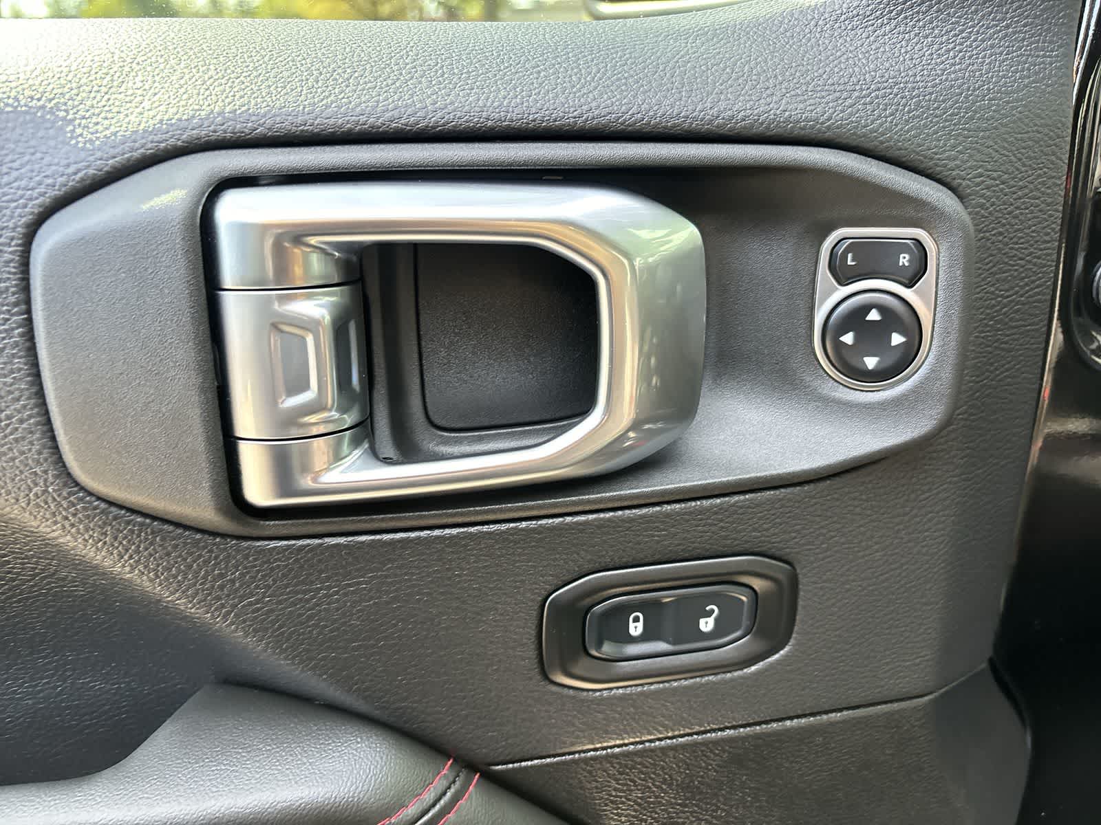 Thumbnail: 2025 Jeep Wrangler - 10