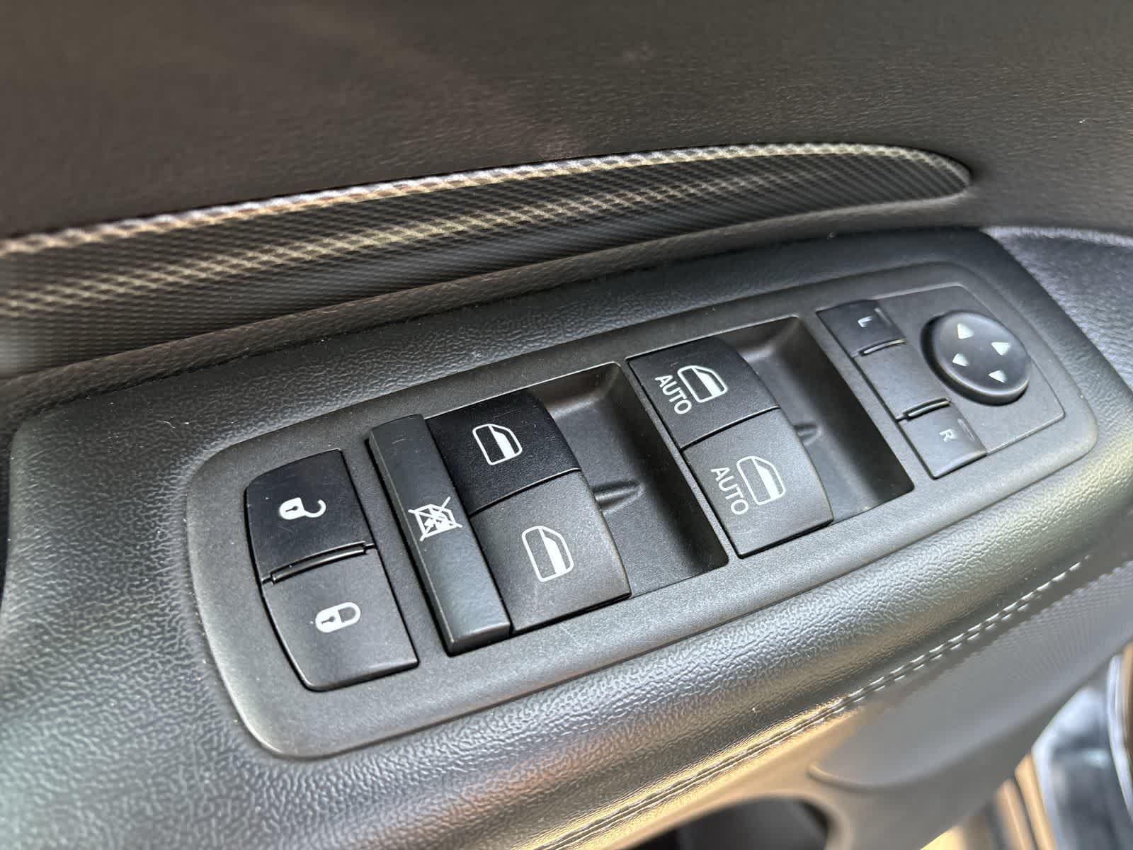 Thumbnail: 2022 Dodge Durango - 8