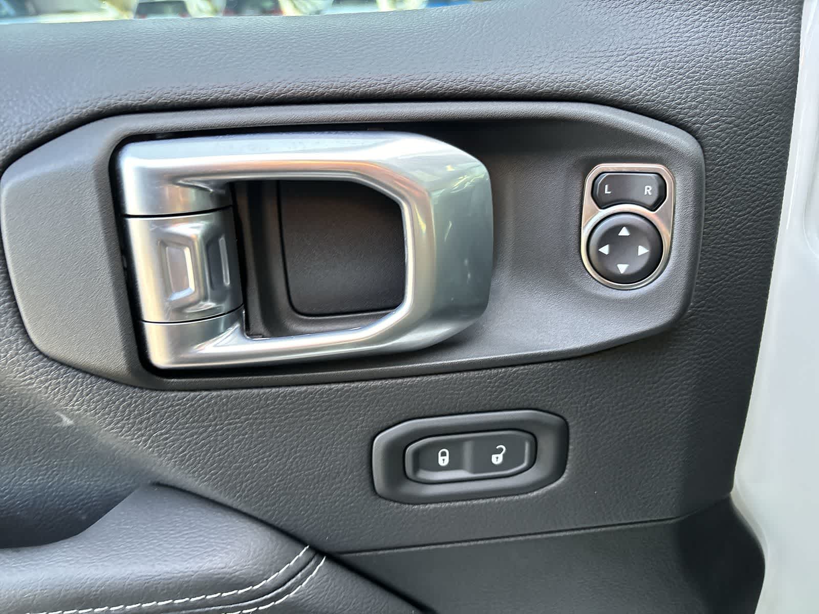 Thumbnail: 2023 Jeep Wrangler - 10