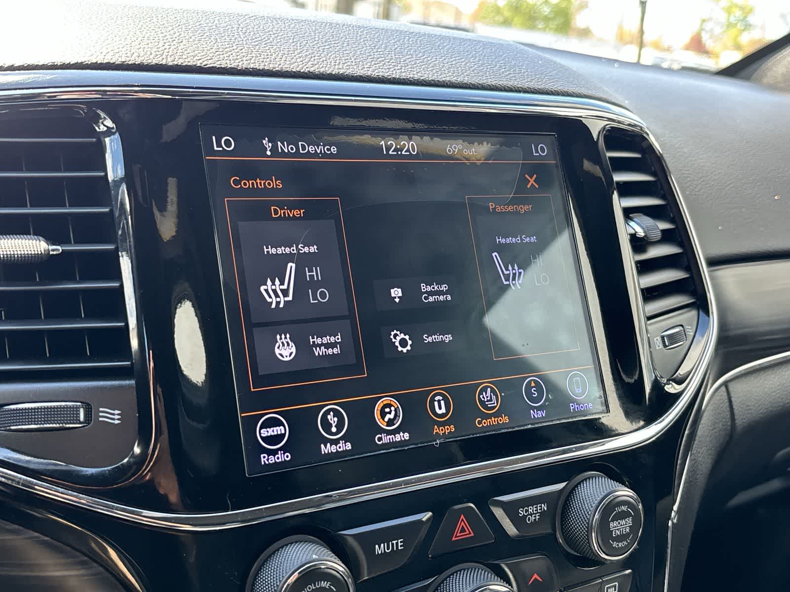 Thumbnail: 2019 Jeep Grand Cherokee - 21