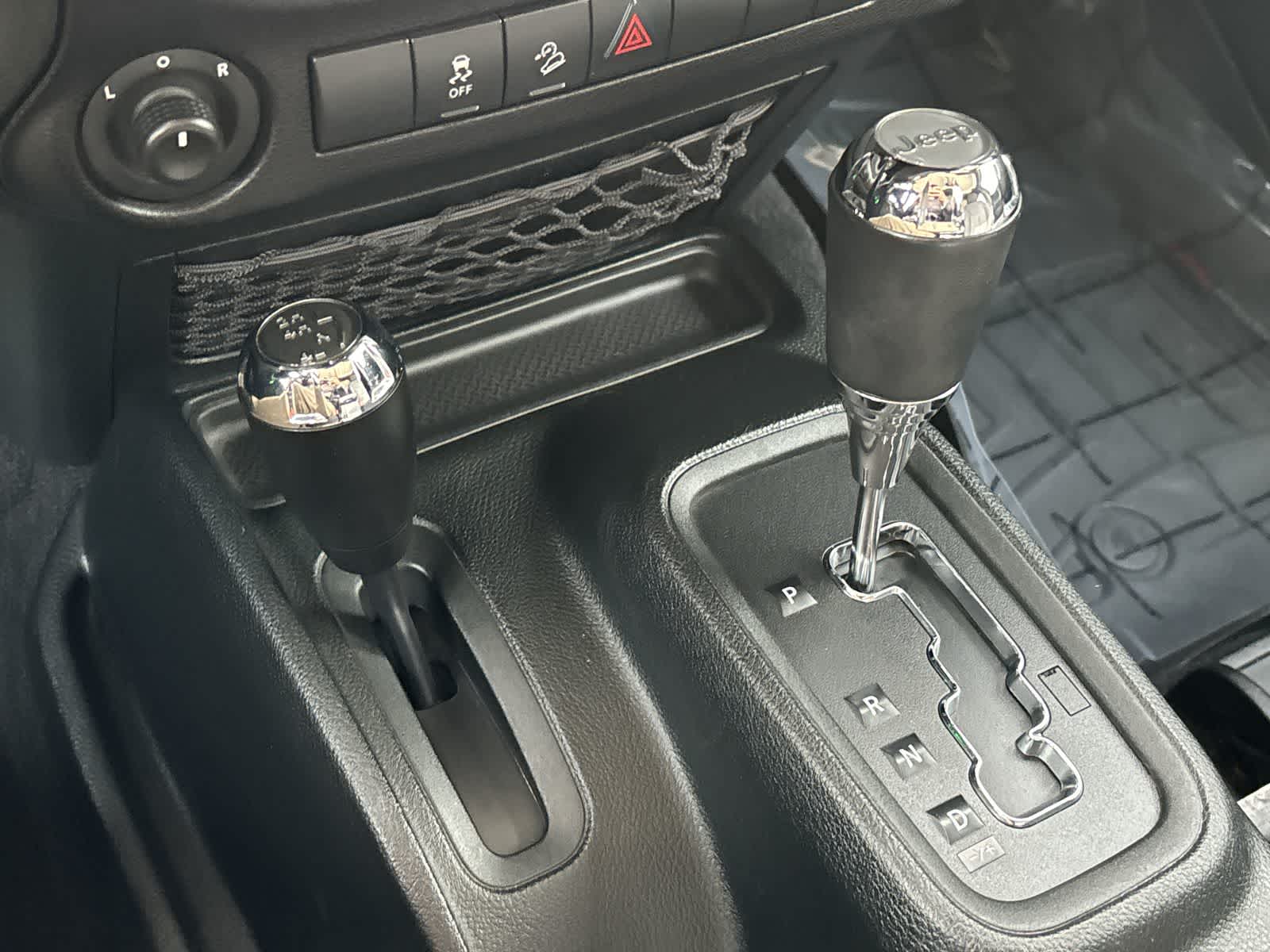 Thumbnail: 2018 Jeep Wrangler - 22