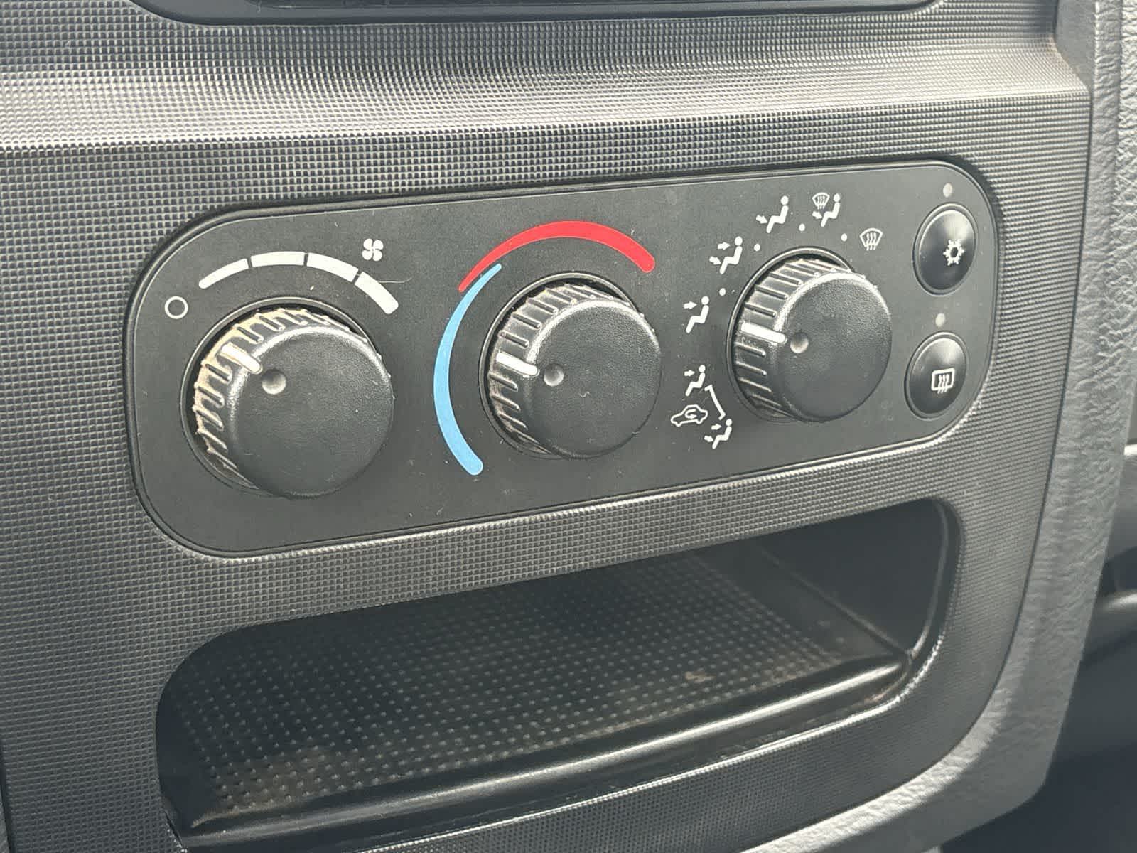 Thumbnail: 2005 Dodge Ram 1500 - 14