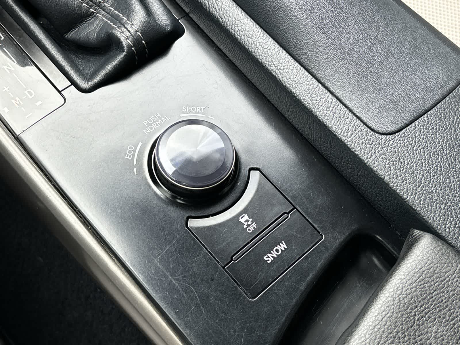 Thumbnail: 2014 Lexus IS - 23