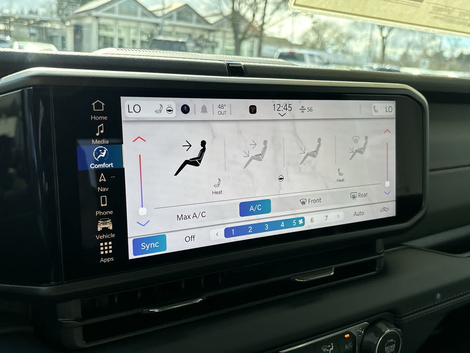 Thumbnail: 2026 Jeep Gladiator - 17