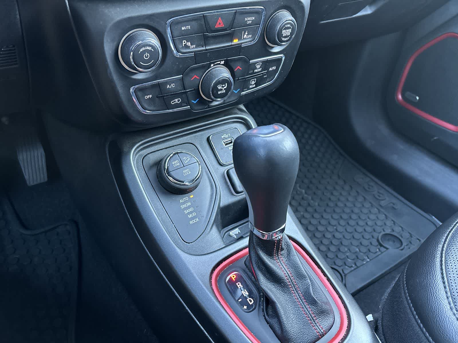 Thumbnail: 2021 Jeep Compass - 20